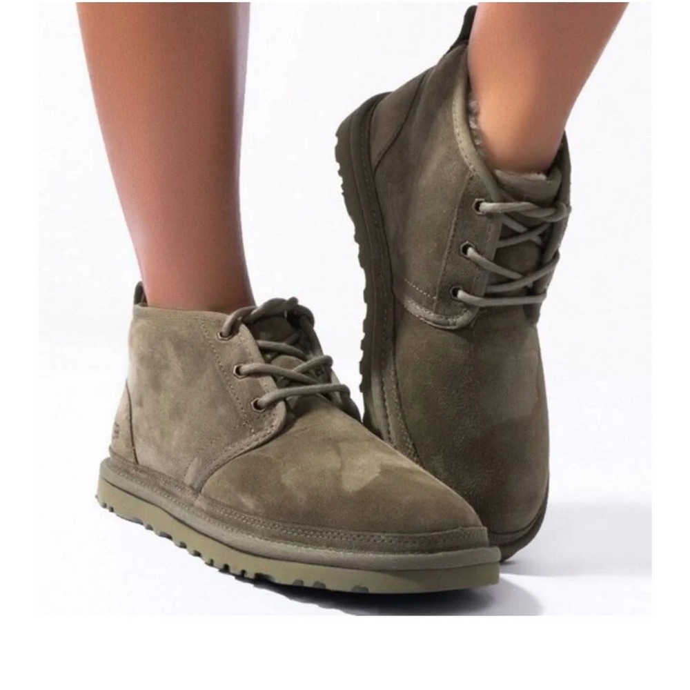 UGG Neumel Burnt Olive Suede Lace Up Chukka Boots Women Sheepskin Lined, Sz 7